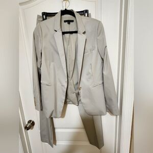 Antonio melani 2 pc suit size 6
